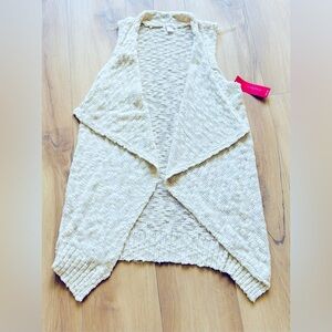 New with Tags, Exhilaration Women’s XS sleeveless cardigan, cream